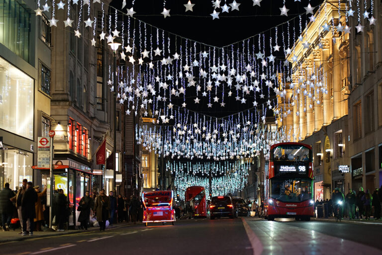 Photo by Franck Toto