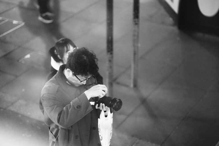 Photo by Franck Toto