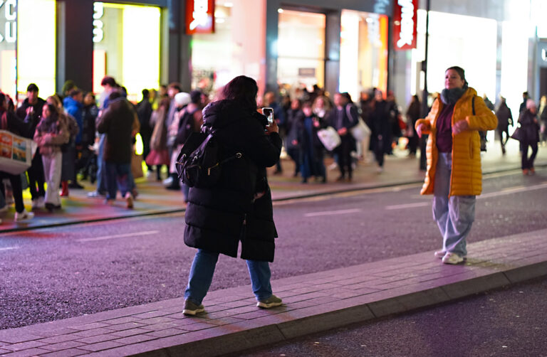 Photo by Franck Toto