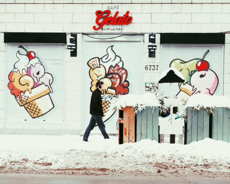 Photo by Louis Koreki