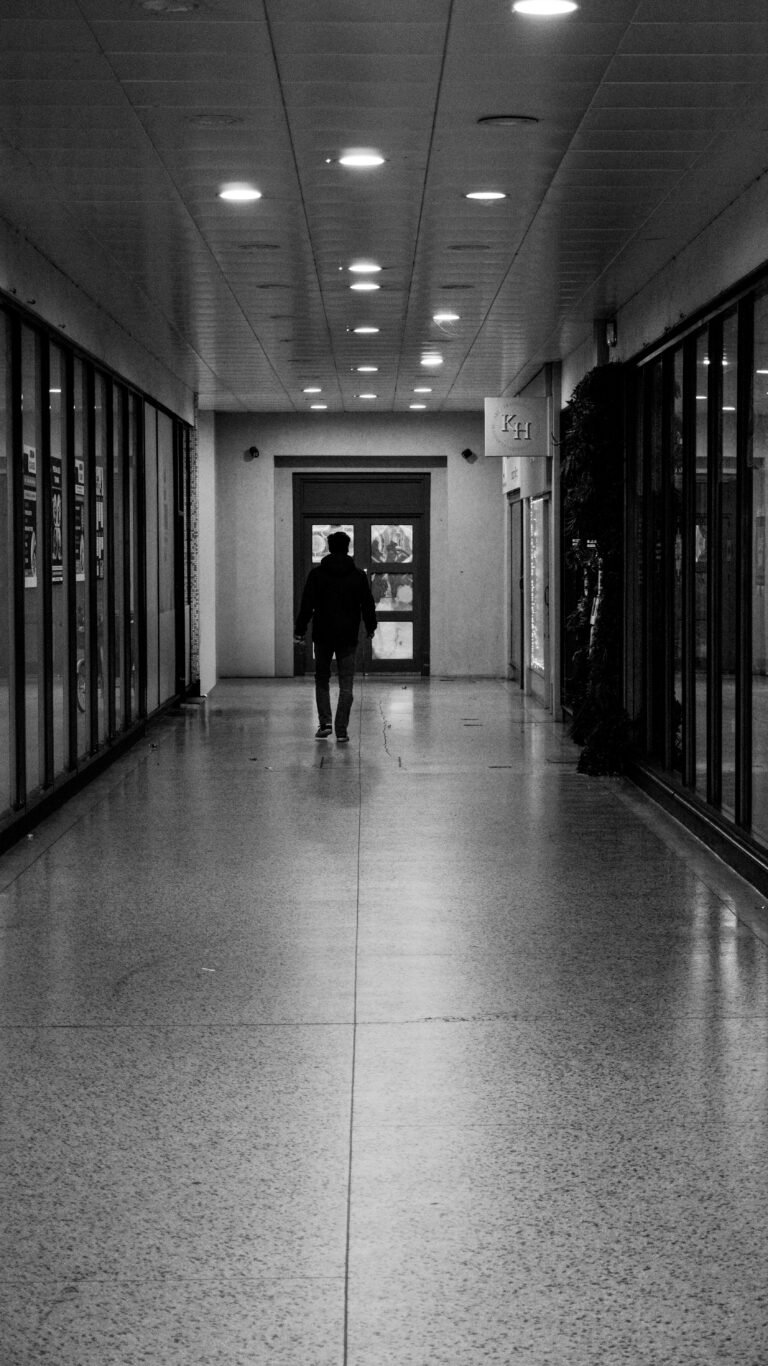 Photo by Simon Frost