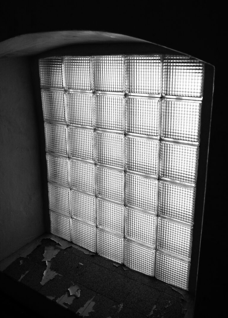 Photo by Simon Frost