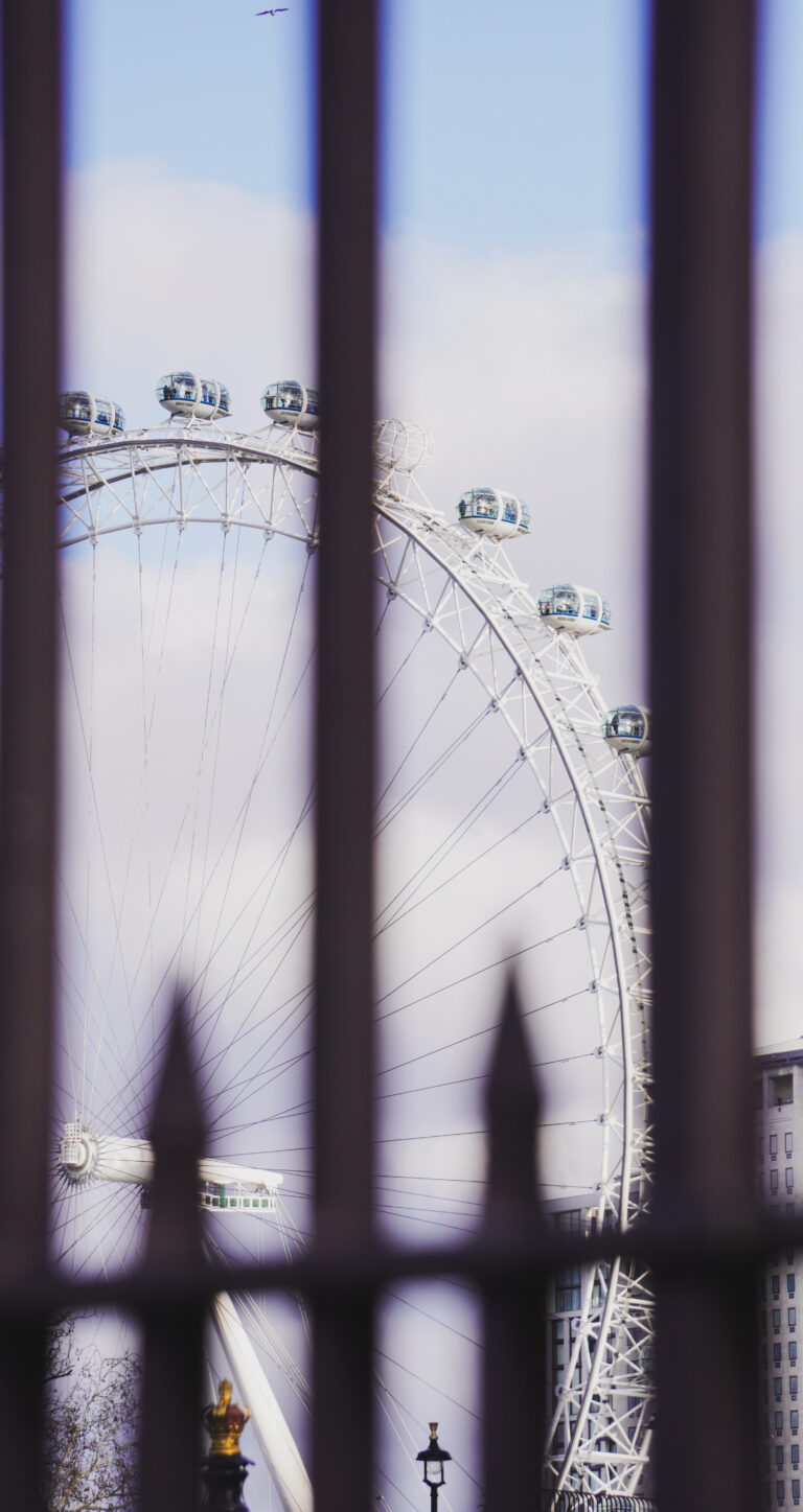 Photo by Simon Frost