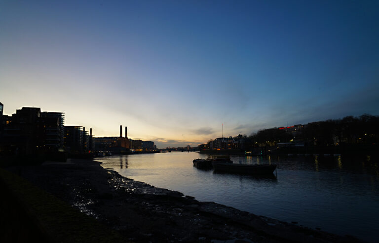 Photo by Franck Toto