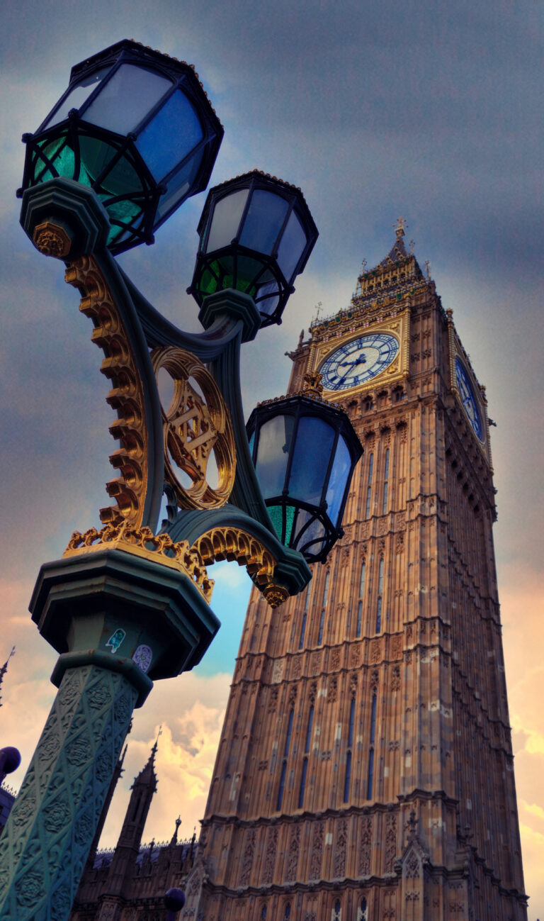 Photo by Simon Frost