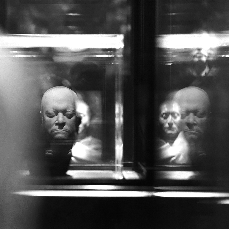 Photo by Franck Toto