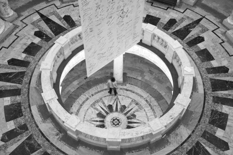 Photo by Alexander Wayk