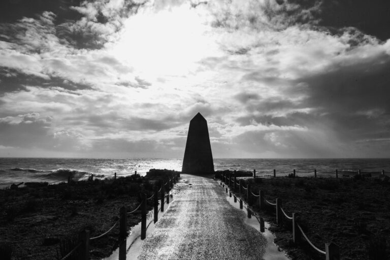 Photo by Simon Frost