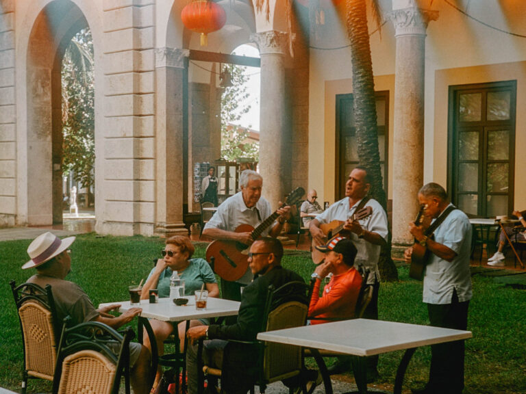 Photo by Nicolas Breno Klinke