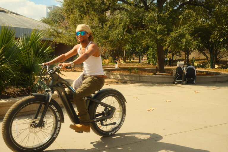 Photo by Brett Escuriex