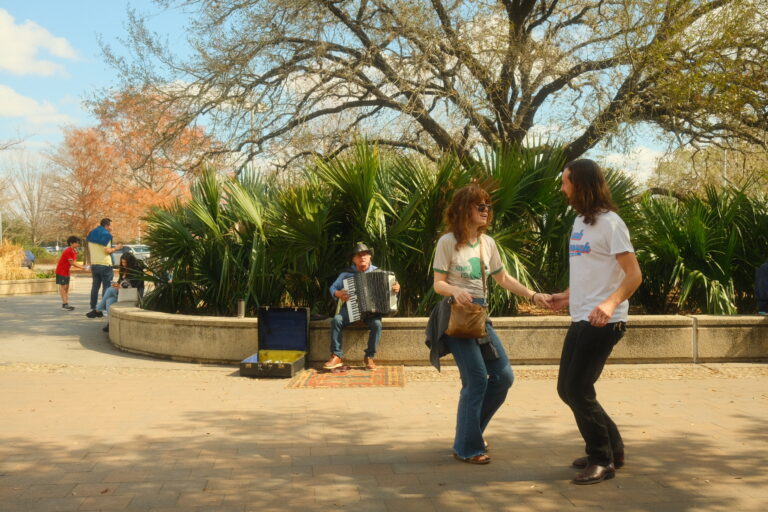 Photo by Brett Escuriex