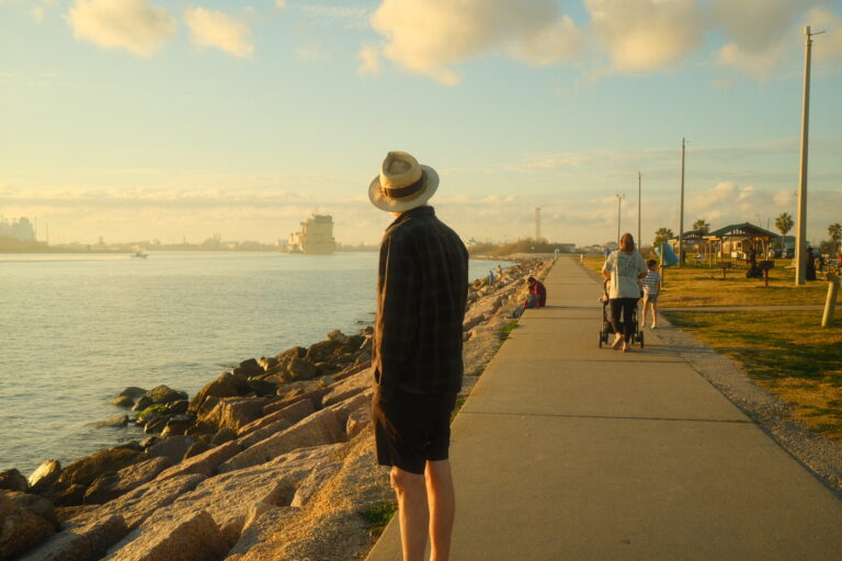 Photo by Brett Escuriex