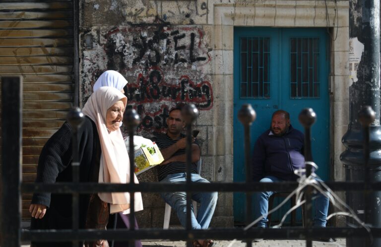 Street photo in Palestine by Rodrigo Marcotich