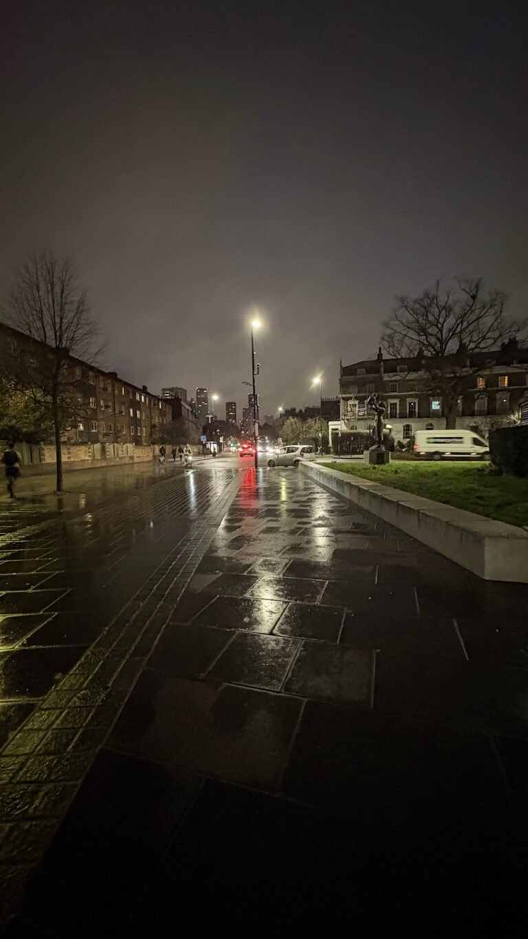 Photo by Franck Toto