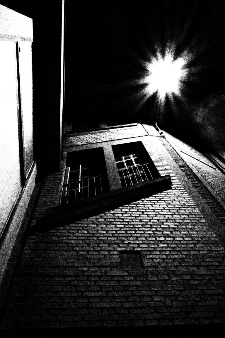 Photo by Simon Malmoux