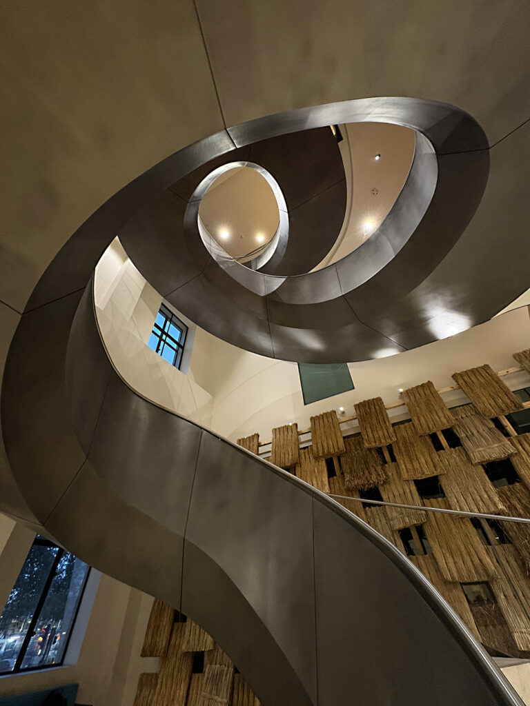 Photo by Franck Toto