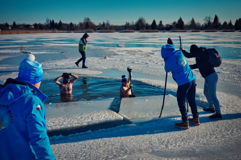 Photo by Jaroslaw Bu