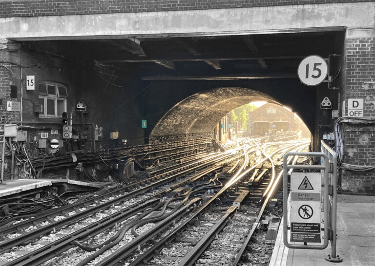 Photo by Franck Toto