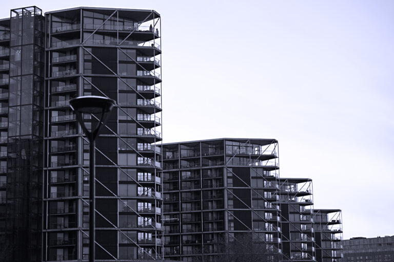 Photo by Franck Toto