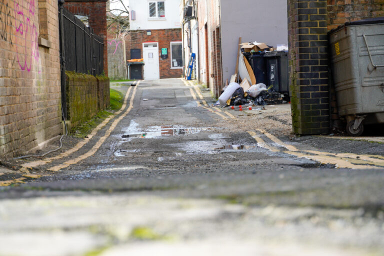 Photo by Simon Frost