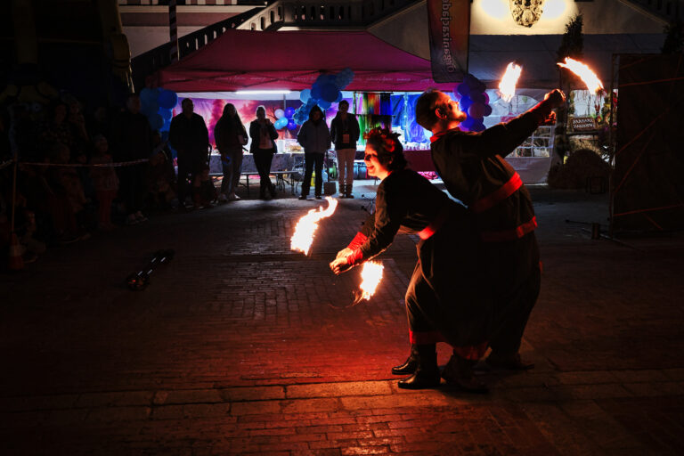 Photo by Jaroslaw Bu