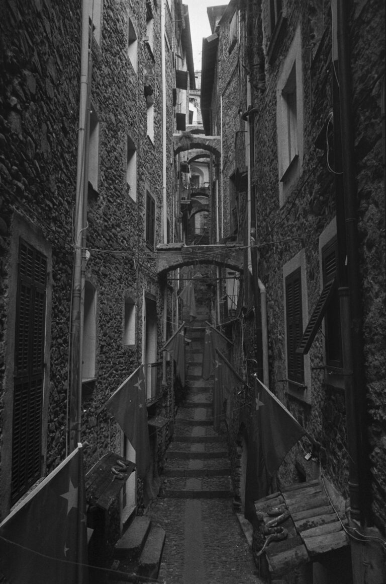 Photo by Valentino Passerini