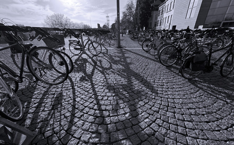 Photo by Franck Toto