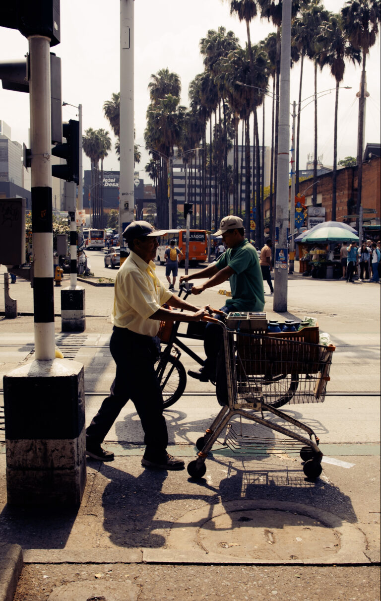 Photo by Victor Molina