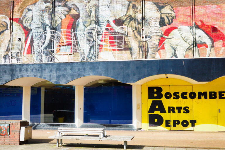 Photo by Simon Frost