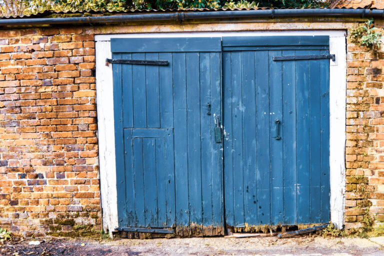 Photo by Simon Frost