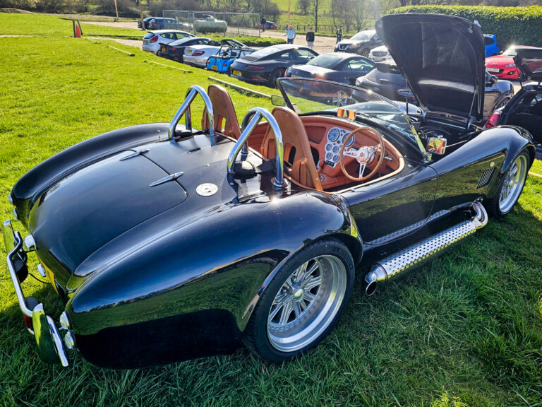 Photo by Simon Frost