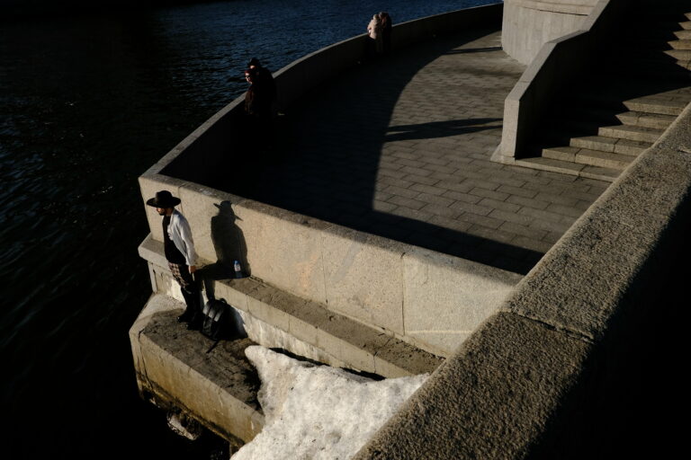 Photo by Artem Stroganow