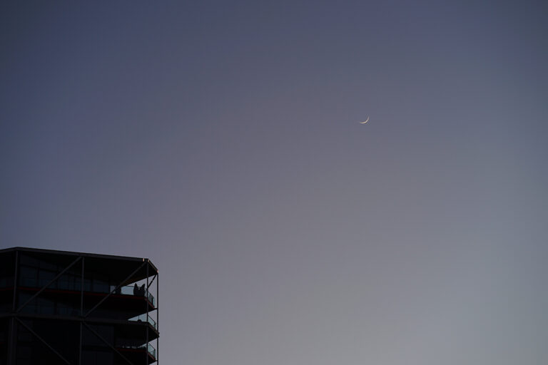 Photo by Franck Toto