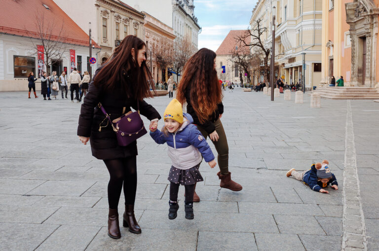 Photo by Lucian Dandea