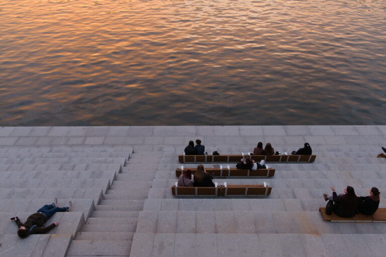 Photo by Artem Stroganow