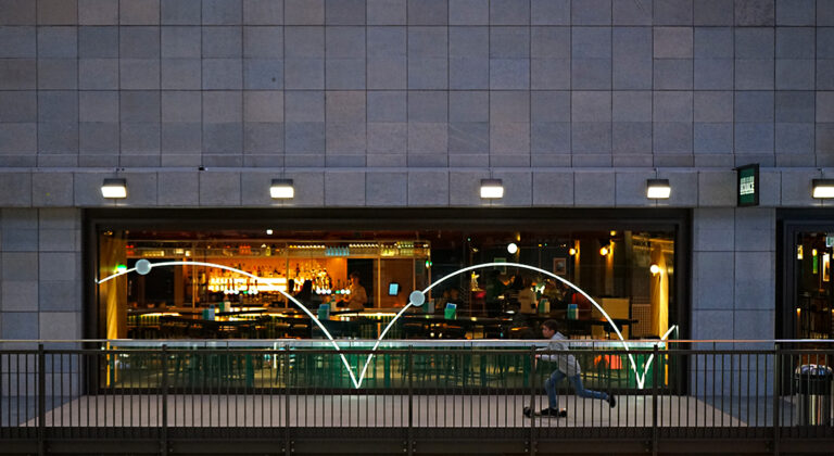 Photo by Franck Toto