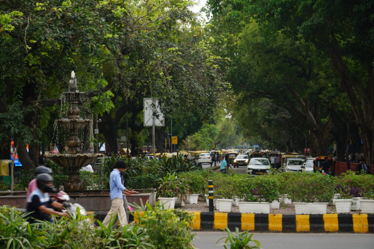 Street photo in Delhi, India by Dhruv Coppisetti