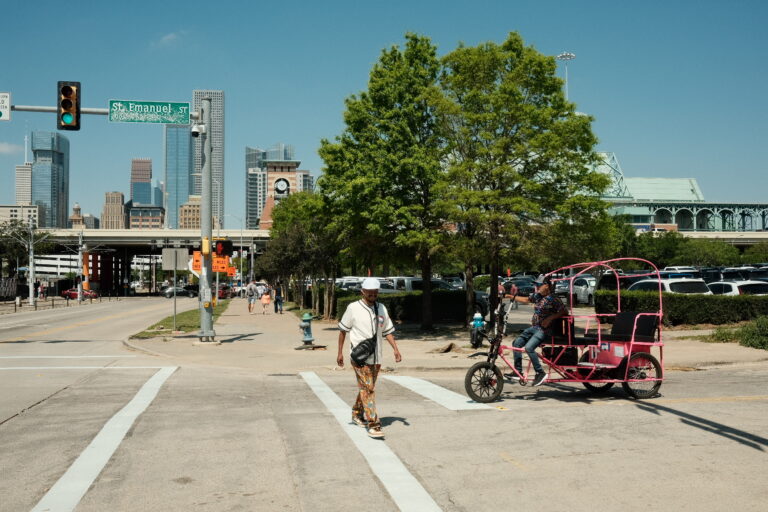 Photo by Brett Escuriex