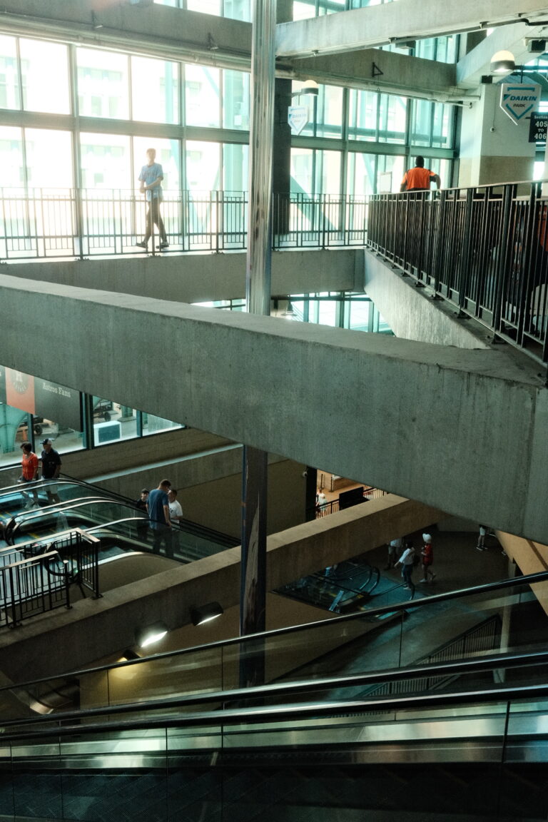 Photo by Brett Escuriex