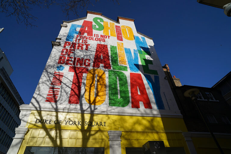 Photo by Franck Toto