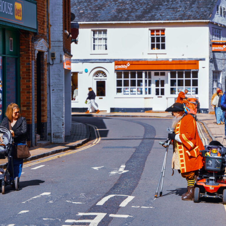 Photo by Simon Frost