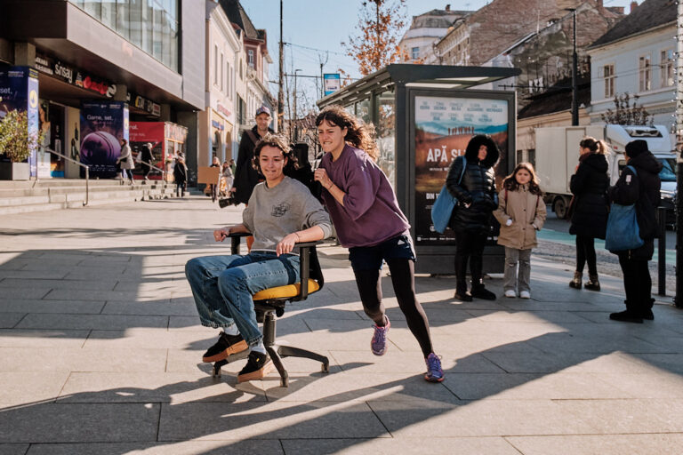 Photo by Lucian Dandea