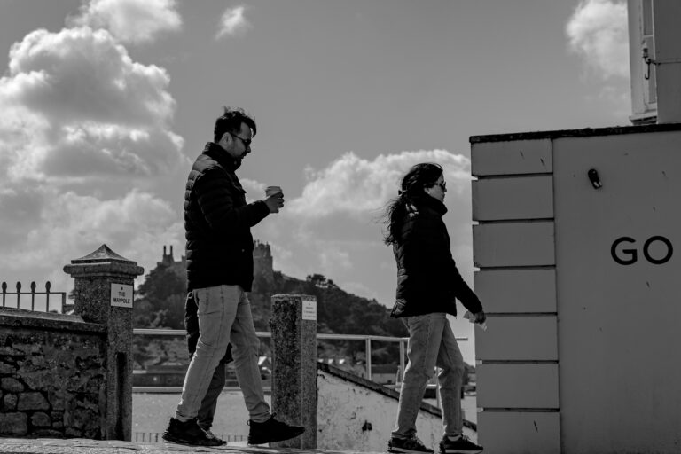 Street photo in Marazion, United Kingdom by Leon Maillard