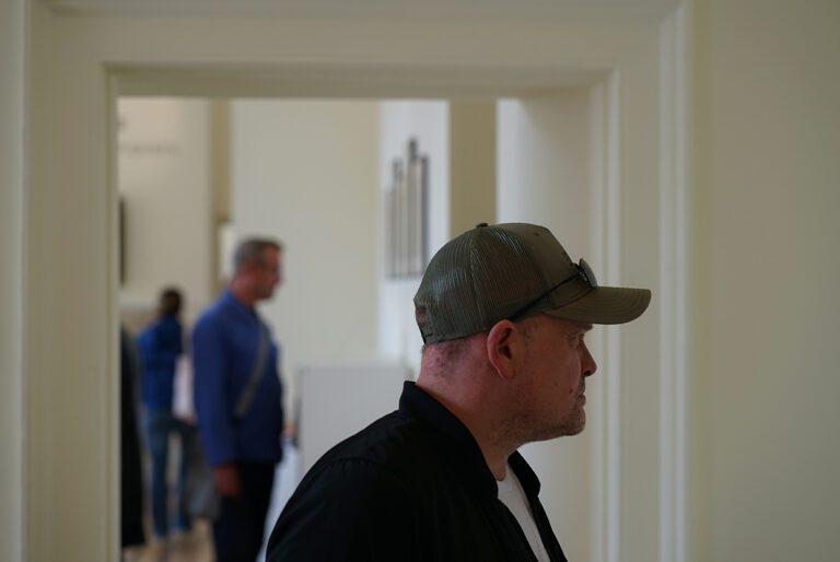 Photo by Franck Toto