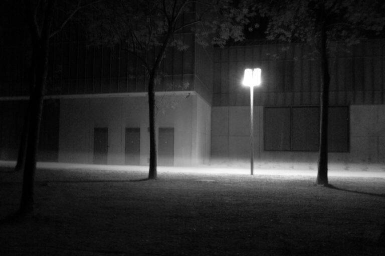 Photo by Simon Malmoux