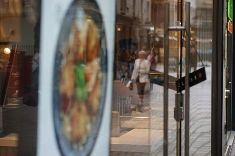 Photo by Franck Toto