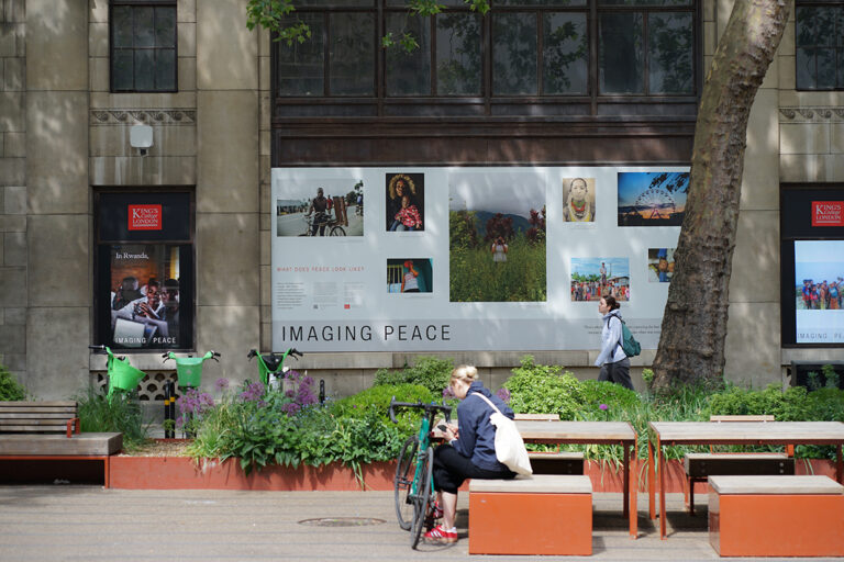 Photo by Franck Toto