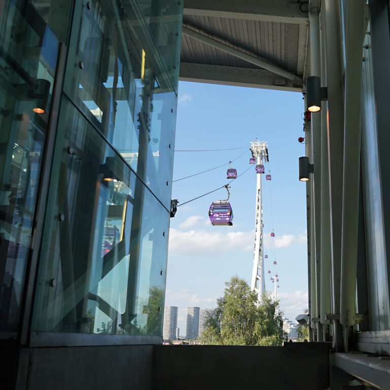 Photo by Franck Toto