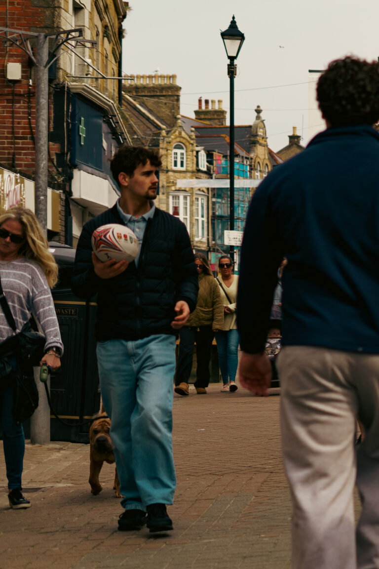 Photo by Leon Maillard