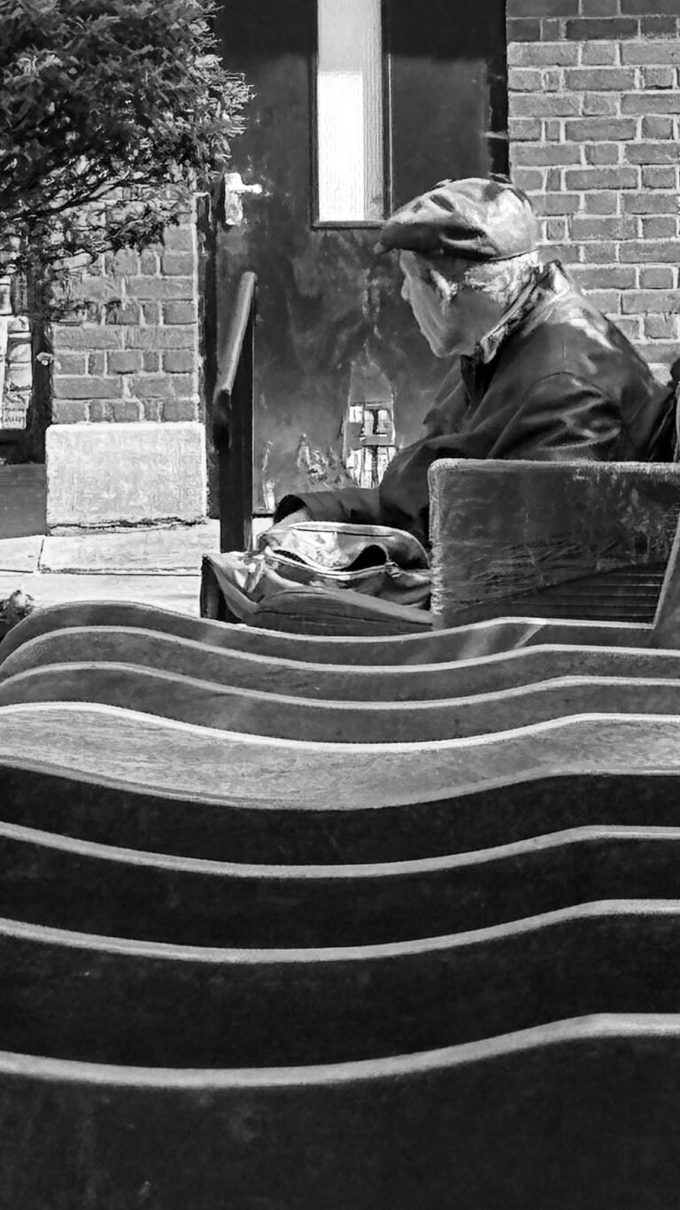 Photo by Franck Toto